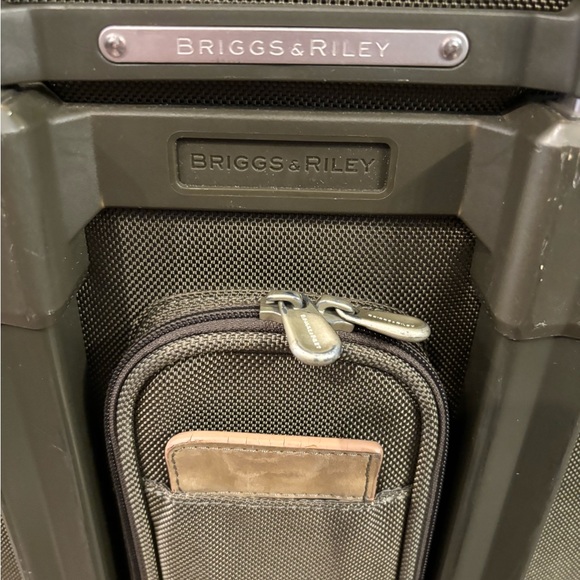 Briggs & Riley # U122SP-7 Baseline Essential 22" Carry-On Spinner Luggage Green - Picture 9 of 11